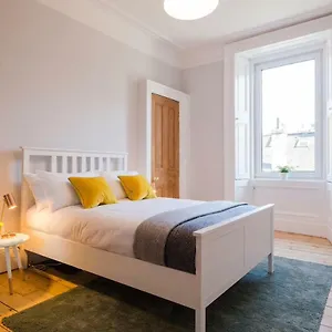  Apartment Historic 1890s Turned Relaxing Retreat