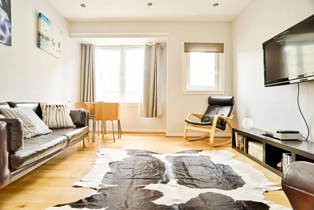 Joivy Bright Royal Mile Apartment Edinburgh