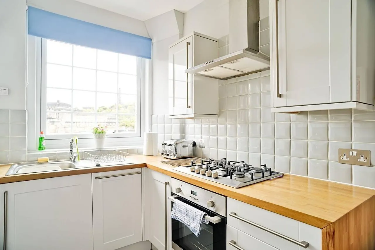 Joivy Bright Royal Mile Apartment Edinburgh